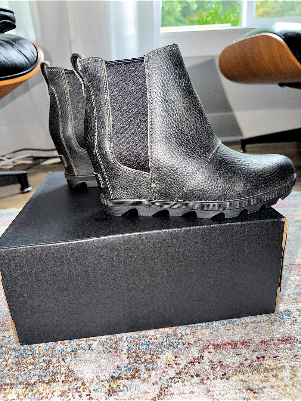 SOREL Joan of Arctic Wedge II Chelsea Wedge Boots in Black US 7 Like New